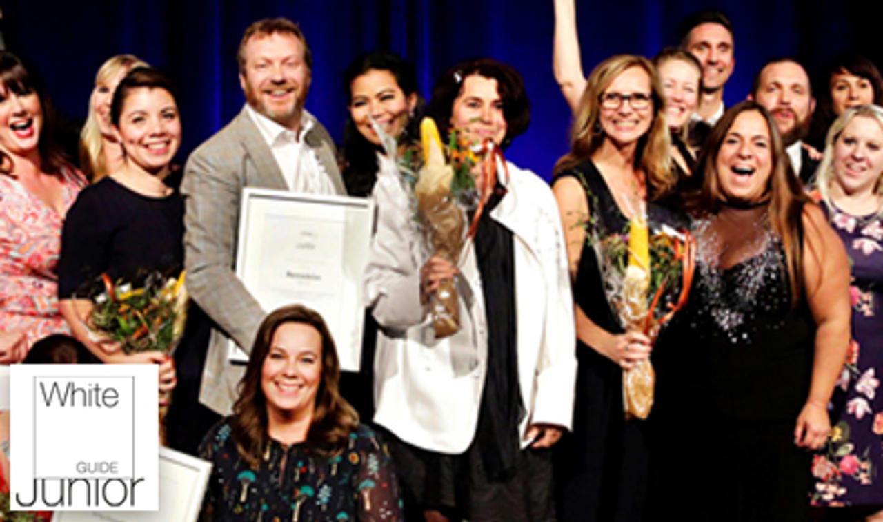 Alla vinnare av White Guide Juniror 2017 står tillsammans för en gruppbild